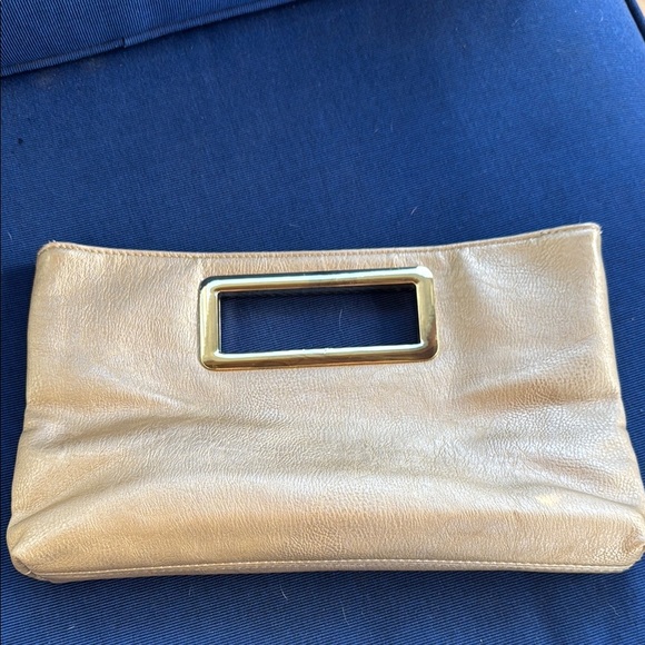 Imoshion Gold Clutch Elegant Minimalist Design - Picture 2 of 8